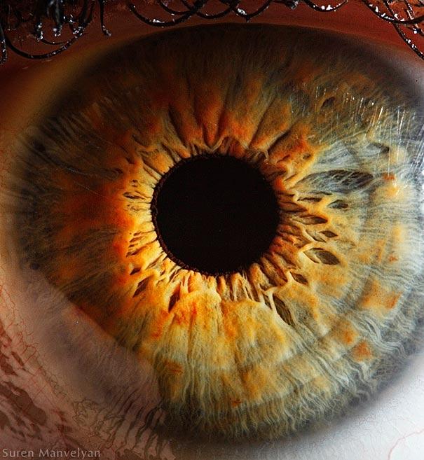 eyes close up