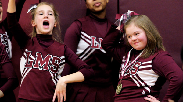 boys stop game to help bullied cheerleader