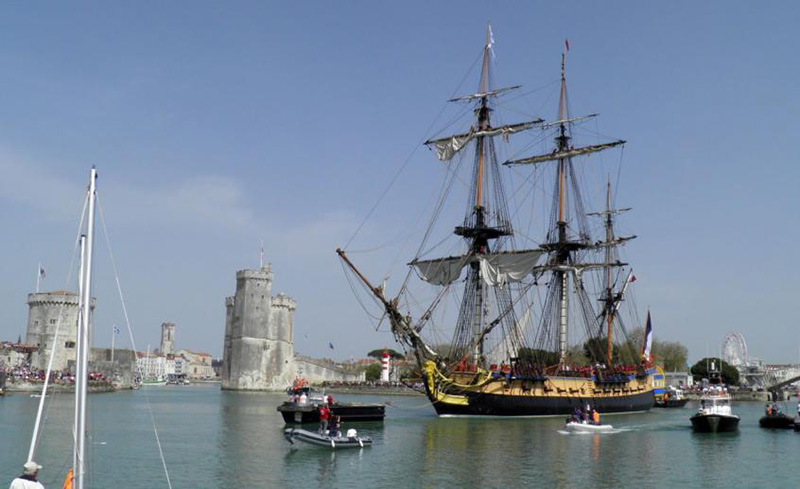 The Hermione sails again to America