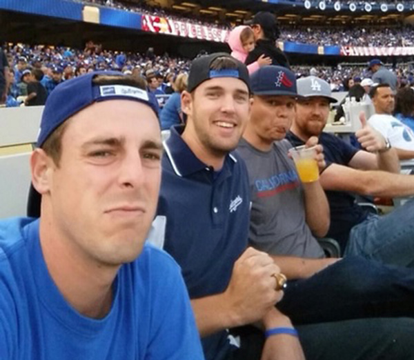 moms respond to sons selfie at game