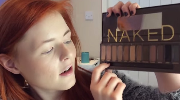 blind girl does makeup videos