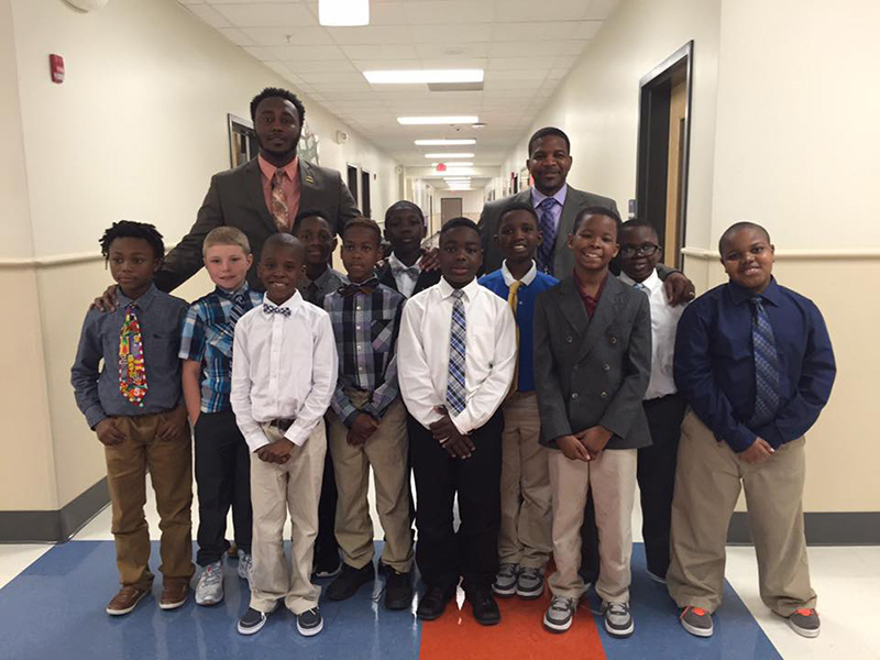 teacher starts gentlemen club for kids with no dads