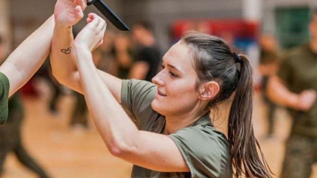 Polish army teaches women self defense free