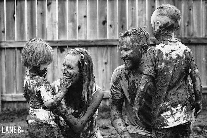 family mud photoshoot