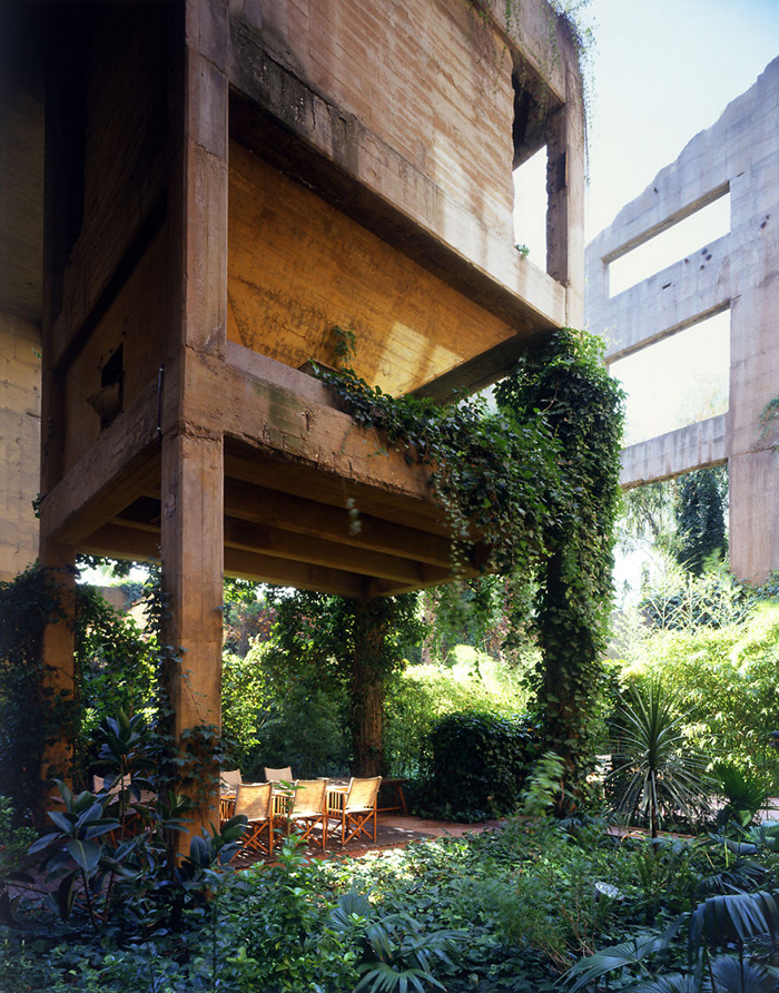 This Guy Transformed An Abandoned Cement Factory Into A Home. Wait Till You See Inside Mfj04-cement-factory-home-4