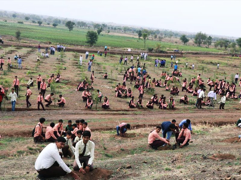 India breaks record planting trees 66 million