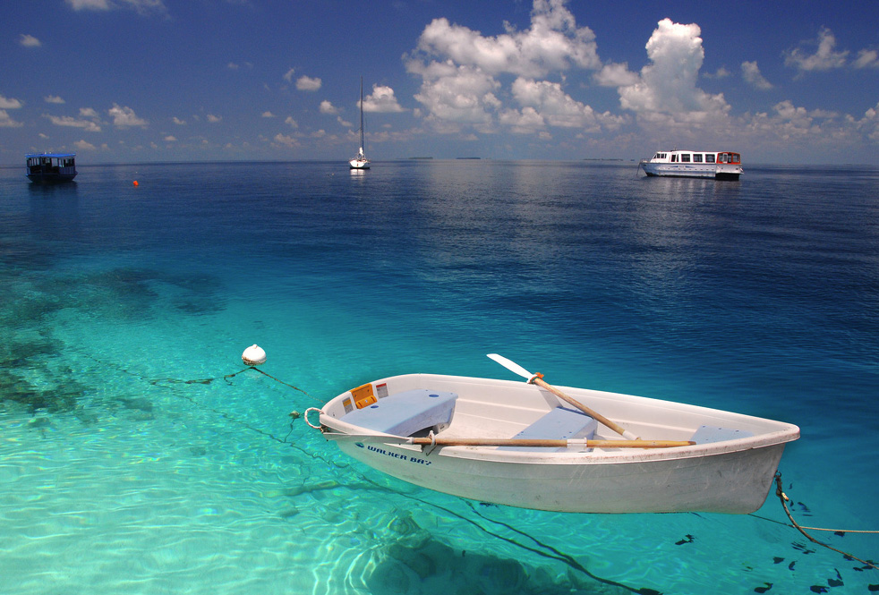 paradise crystal clear water boat