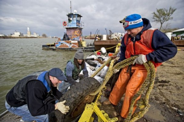 cleaning mississippi river