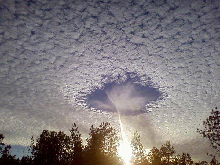 fallstreak hole a rare meteorological phenomenon