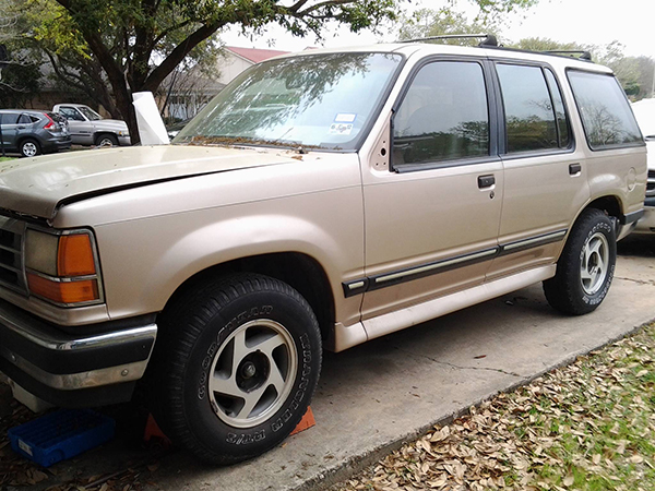 Jurassic Park car