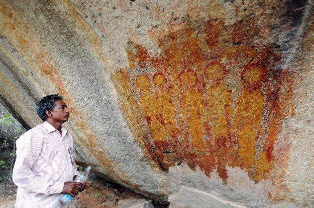 alient cave drawings India