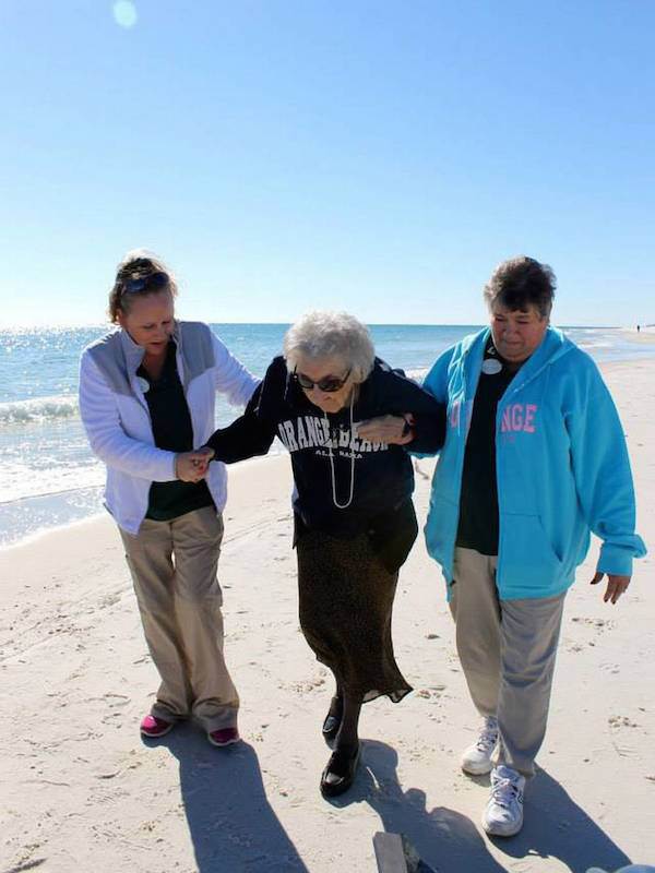 100 year-old woman sees ocean first time