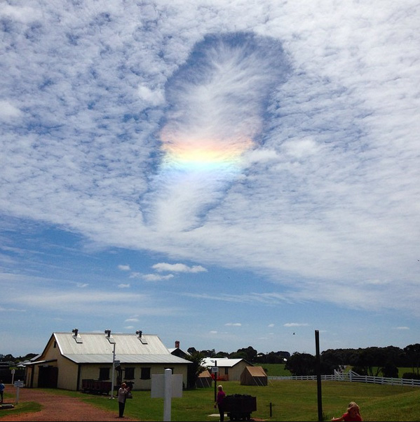 rainbow holepunch cloug