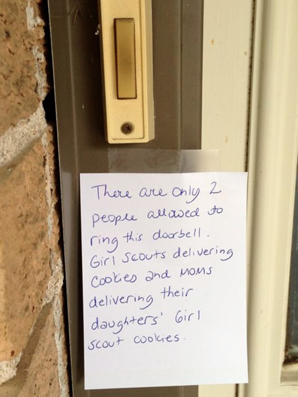 funny doorbell signs from moms