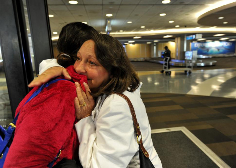 A Mother Hears Her Sons Heart Beating For The First Time In 18 Years 