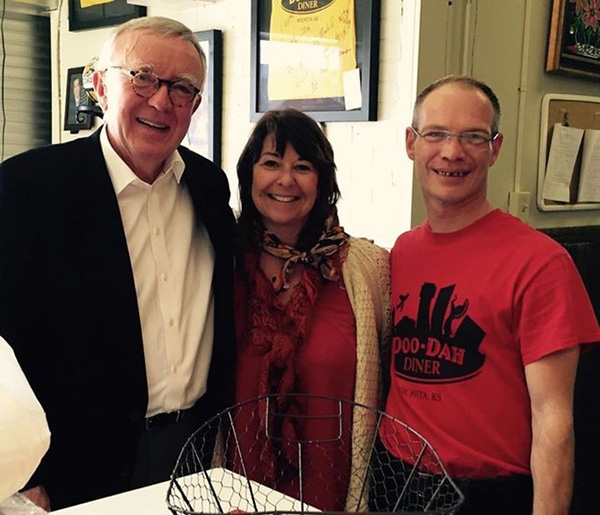 stranger buys waiter new smile