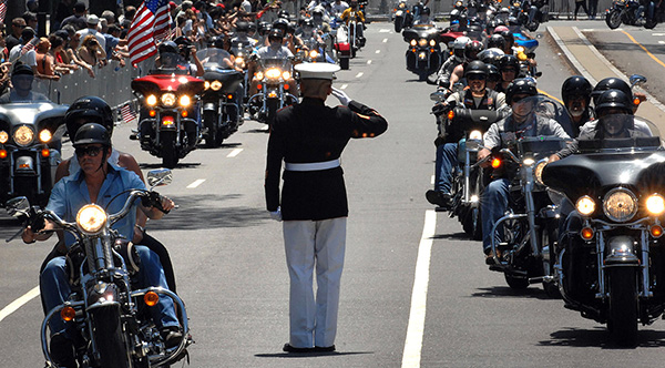 lone marine salutes for 3 hours