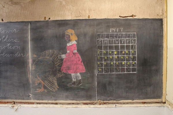 100 year old chalkboard lessons discovered in OK school