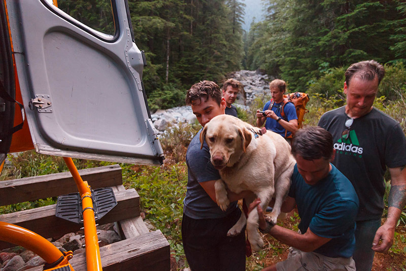 dog injured hiking gets helicopter ride