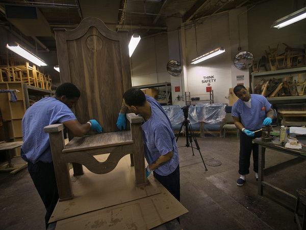 prison inmates build pope chair