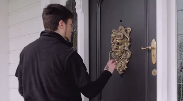 The Best Way To Get Rid Of Door To Door Salesmen