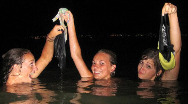 Girls Skinny Dipping