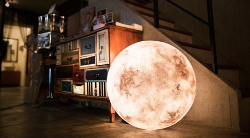 luna moon lantern