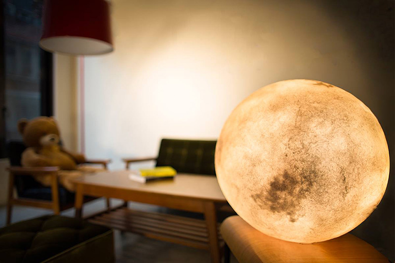 luna moon lantern