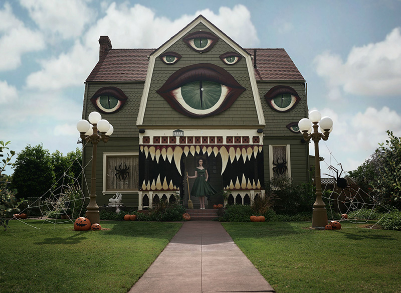 scary house halloween decorations