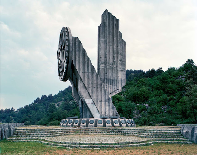 abandoned monuments