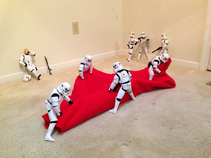 storm troopers put up Christmas tree