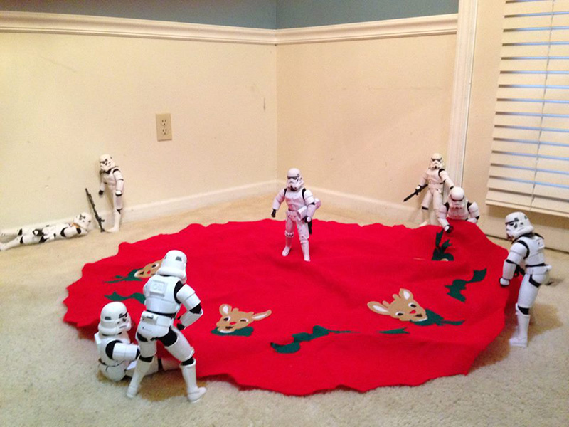 storm troopers put up Christmas tree