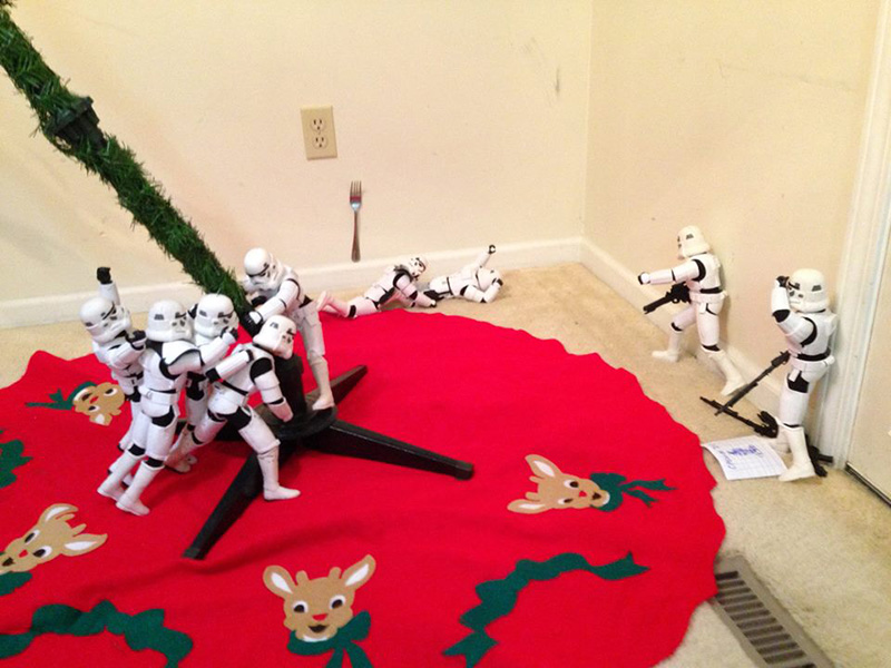 storm troopers put up Christmas tree