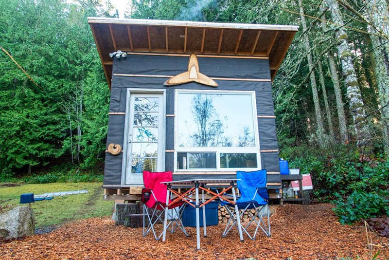 Take A Closer Look At The Tiny  Home  This Man Built  For 