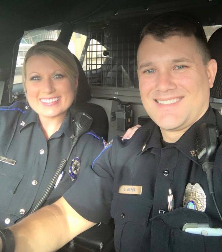 viral photo of husband and wife cops