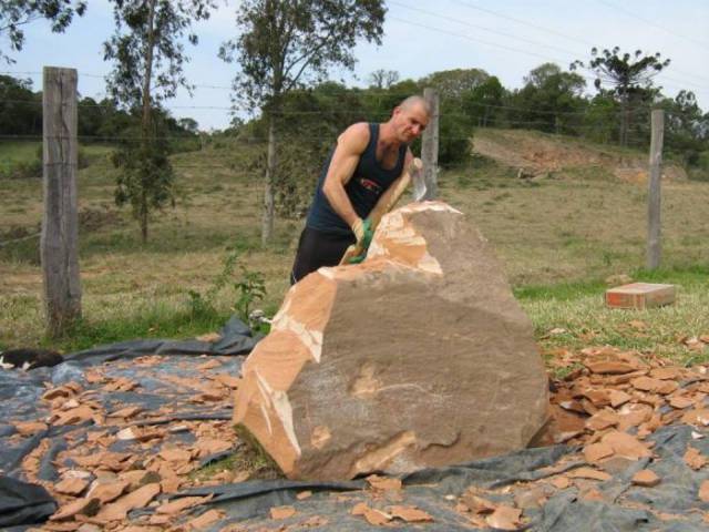 boulder with ax makes sculpture of mom