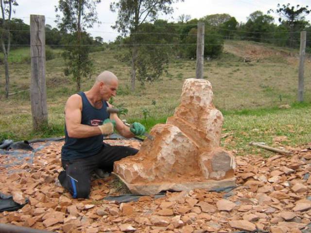 boulder with ax makes sculpture of mom