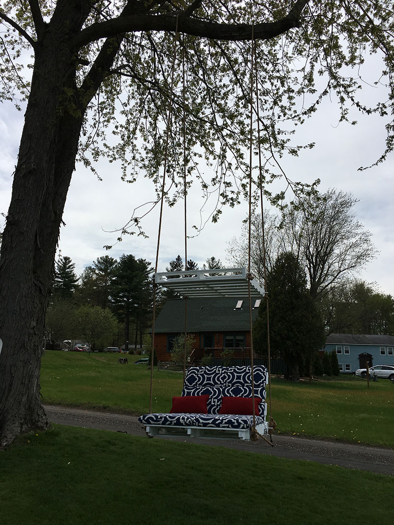 pallet tree swing DIY