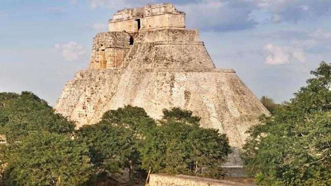 ancient mayan ruins