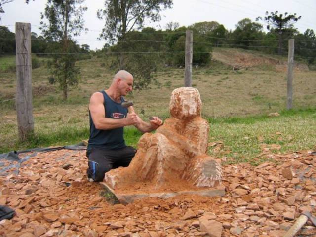 boulder with ax makes sculpture of mom