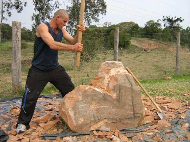 boulder with ax makes sculpture of mom