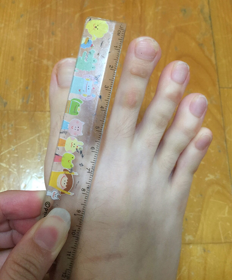 finger feet