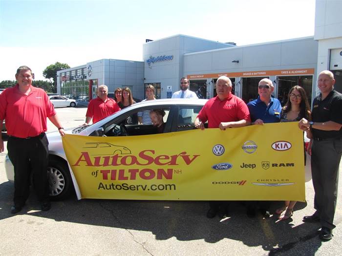 man walks 16 miles gets new car from strangers