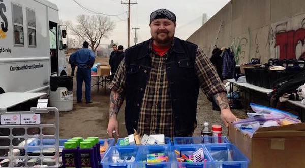 This Guy Is Going Around St. Louis Helping The Homeless ...