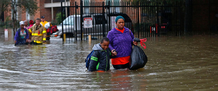 Taylor Swift donates 1 million to louisiana flood