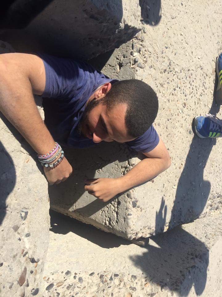 Egyptians spend 5 days rescue trapped dog in rocks