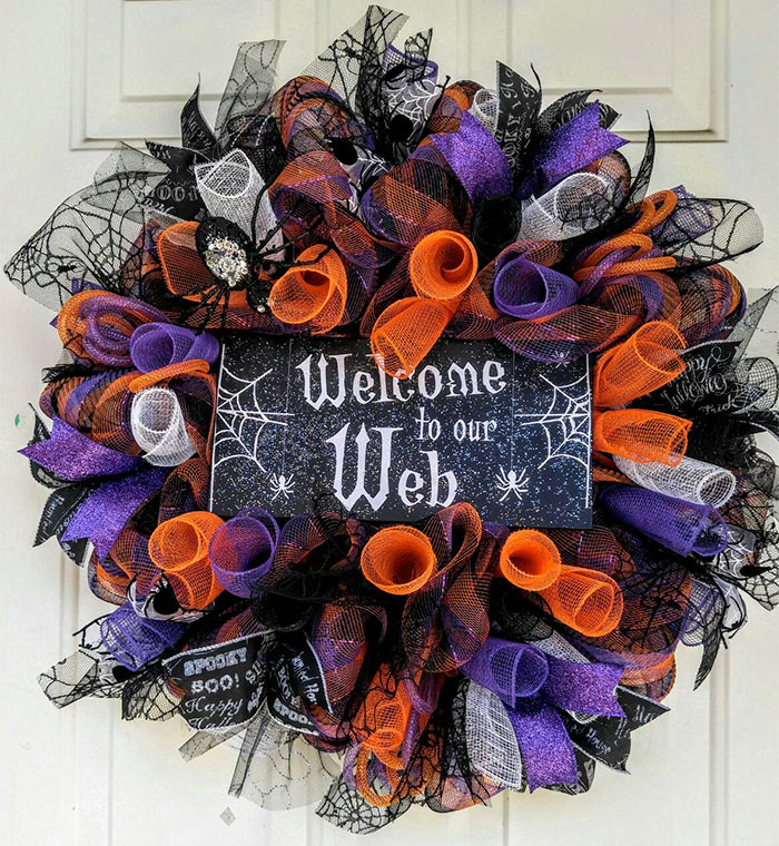 15 Awesome Homemade Wreaths To Inspire Your Creative Side This Halloween