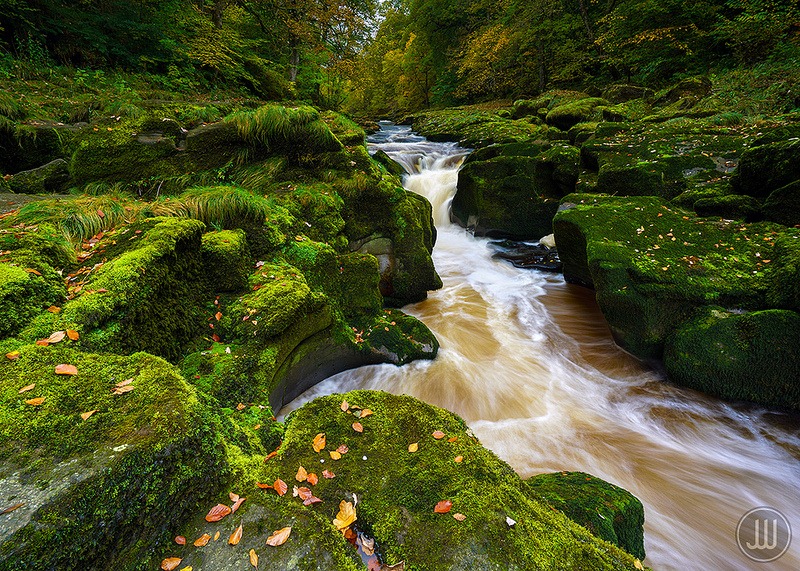 All Who Swim In This 6 Foot Wide Stream In England Are ... story mountain diagram 