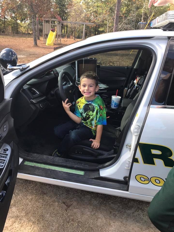 boy calls 911 invites police to dinner