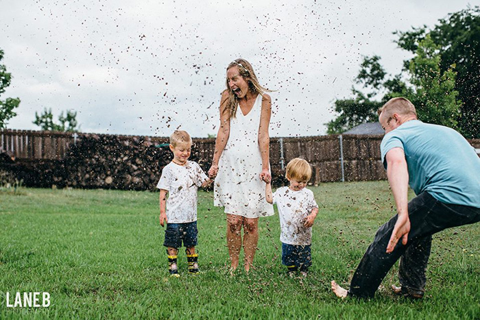 family mud photoshoot